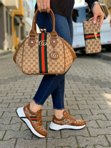 gucci women sneaker with matching purse